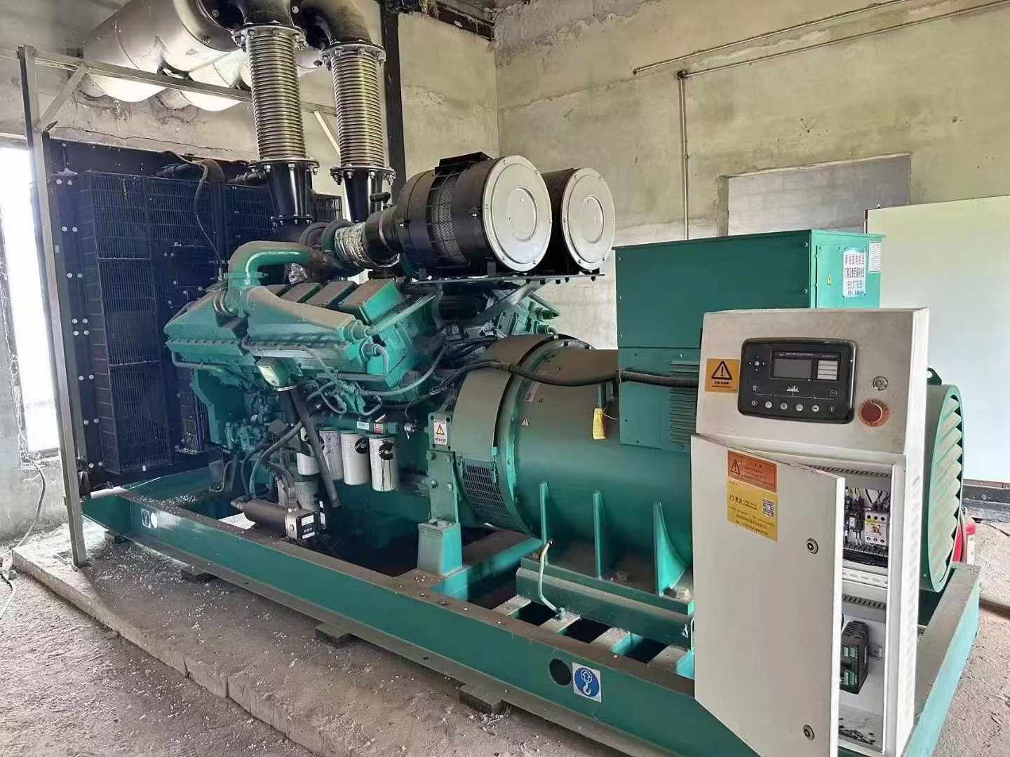 威宁无功补偿装置的性能评估需要考虑哪些因素？